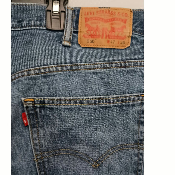 Rare Tag Levis 550 Mens Jeans 42W x 30L Denim relaxed fit Distressed - Picture 3 of 9